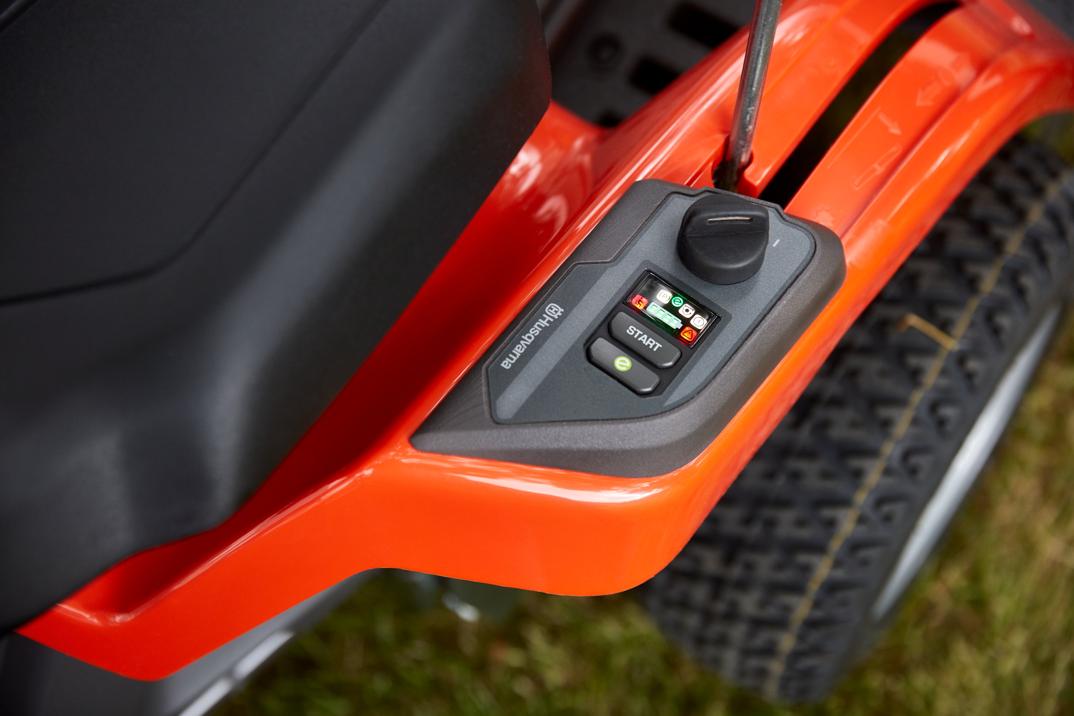 Akku-Rider R 112iC inkl. Mähdeck Combi 85