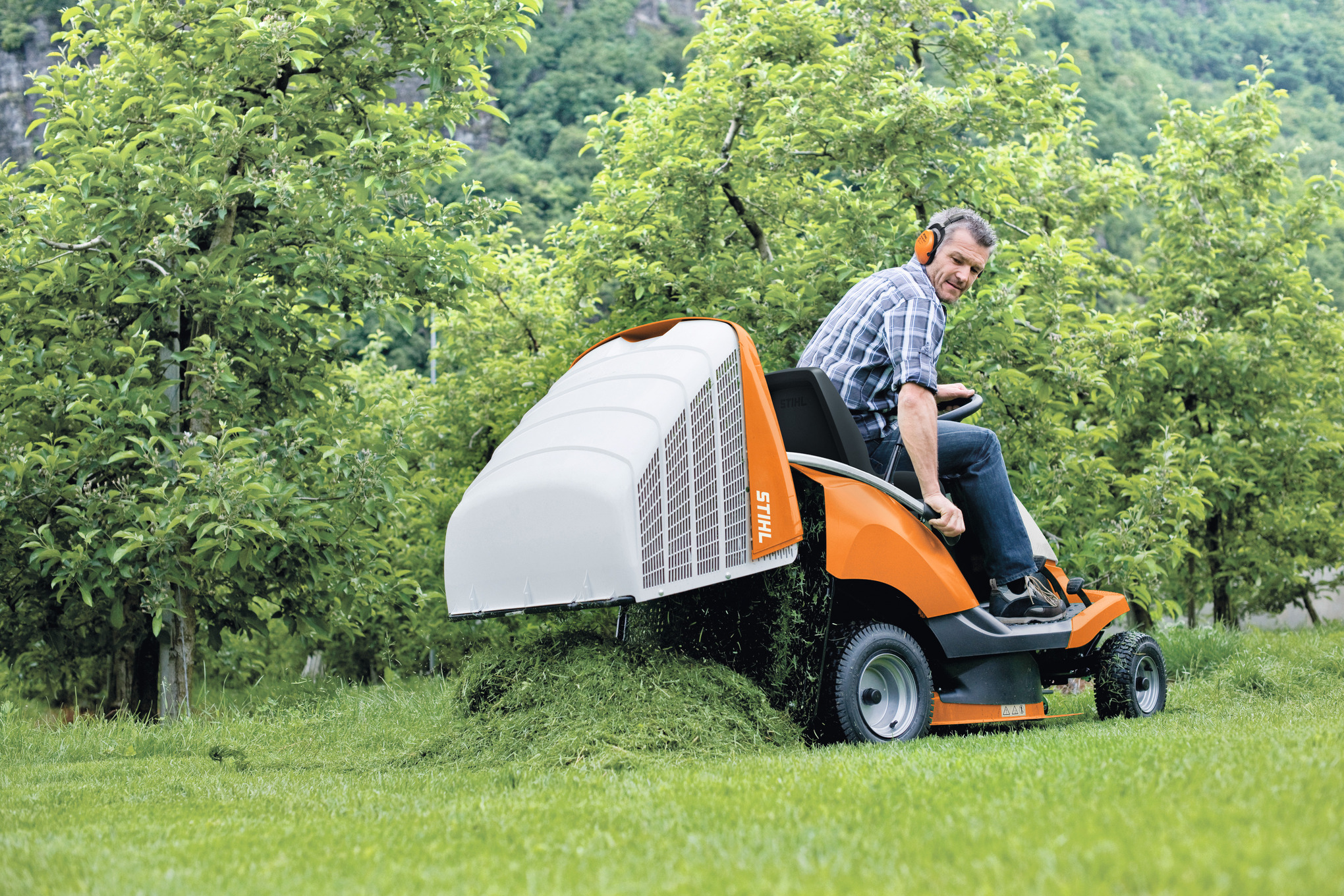 STIHL Traktor RT 4082