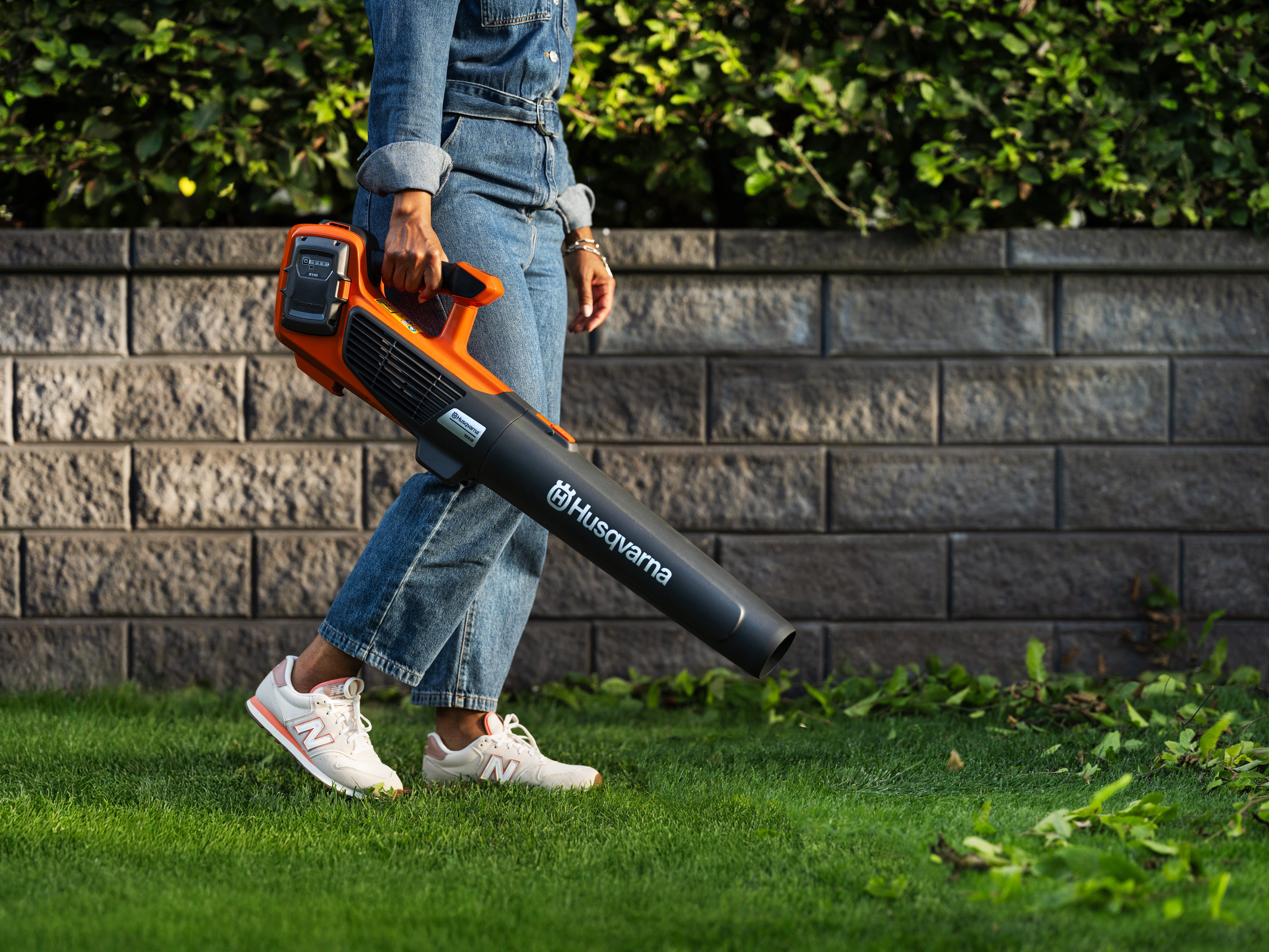 Akku-Laubbläser 122iB