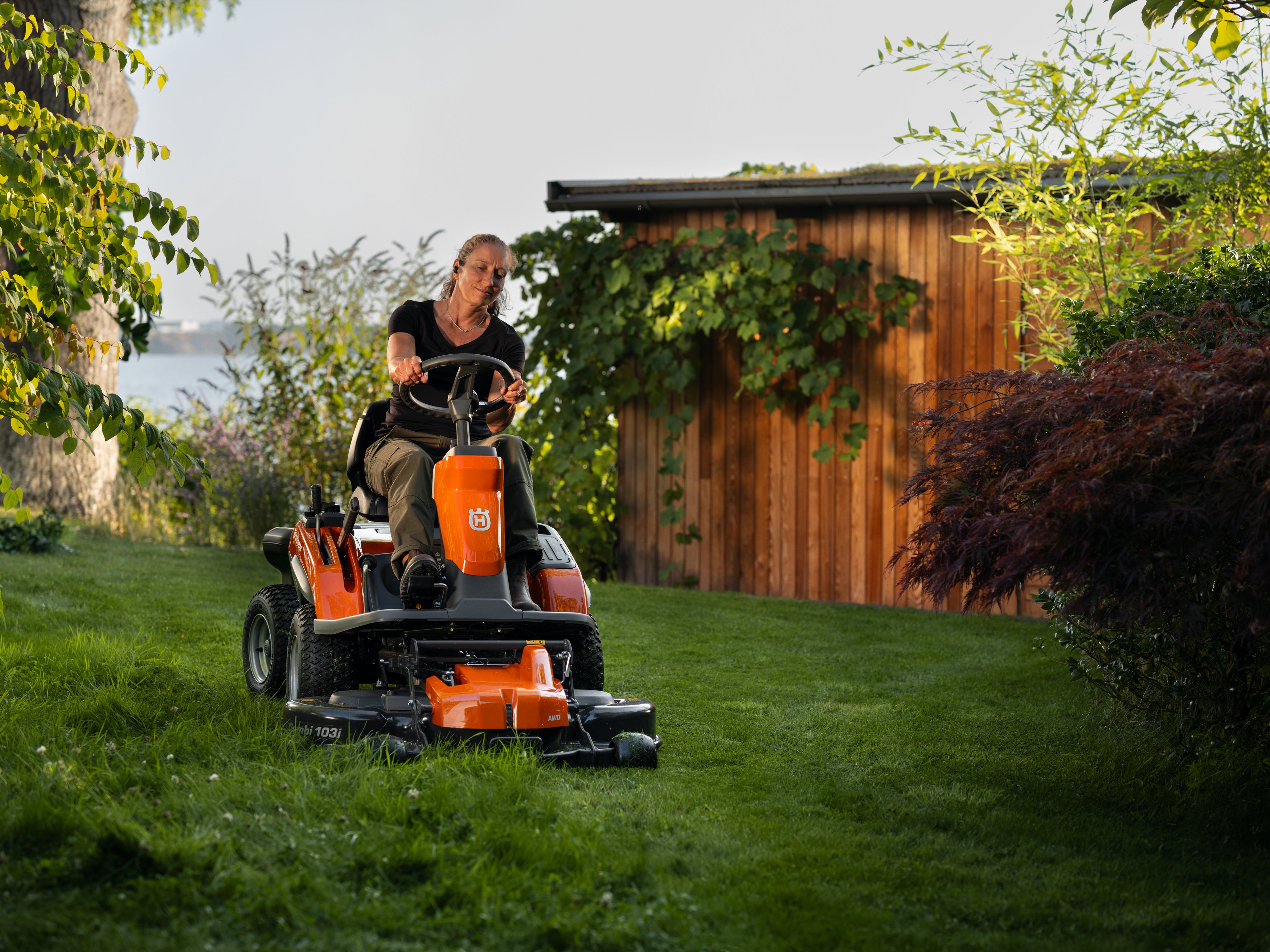 Akku-Rider R 200iX AWD exkl. Mähdeck